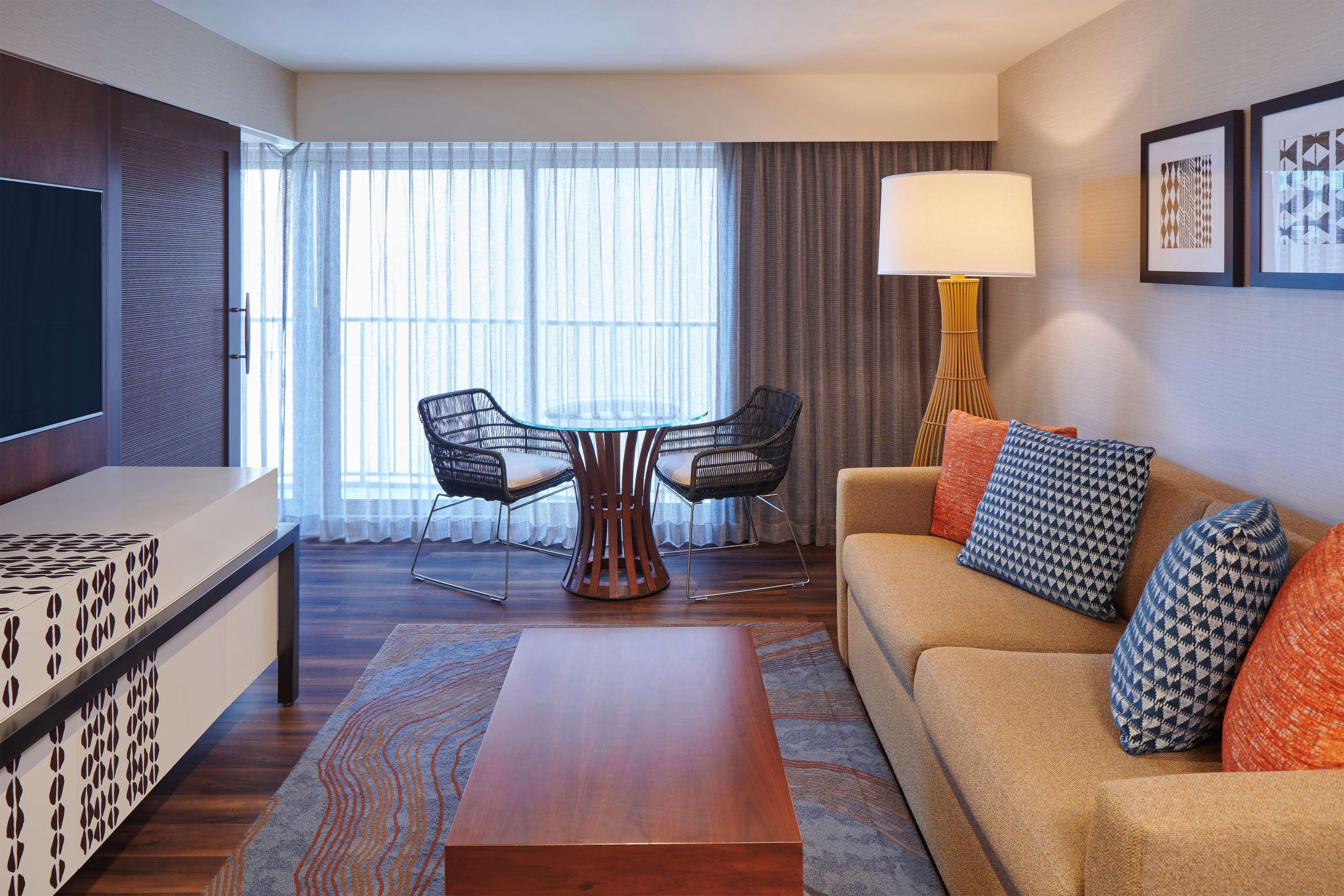 מלון Hilton Grand Vacations Club Hokulani Waikiki הונולולו מראה חיצוני תמונה