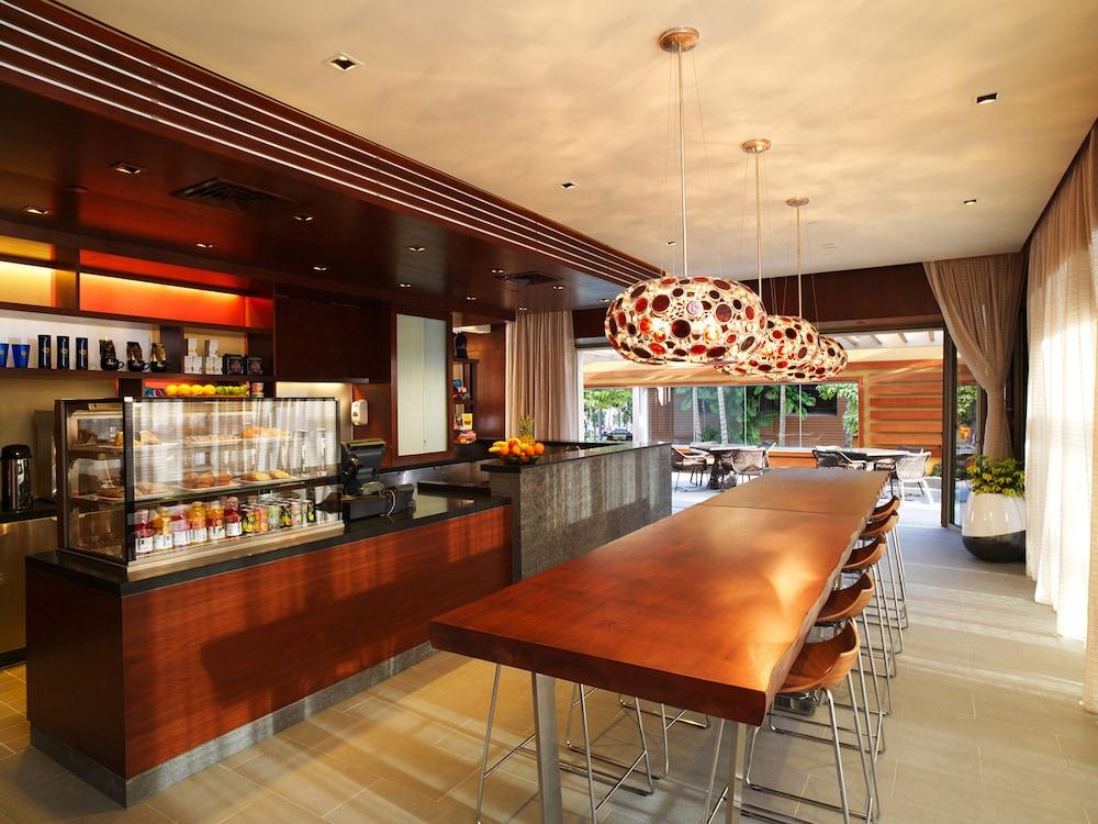 מלון Hilton Grand Vacations Club Hokulani Waikiki הונולולו מראה חיצוני תמונה